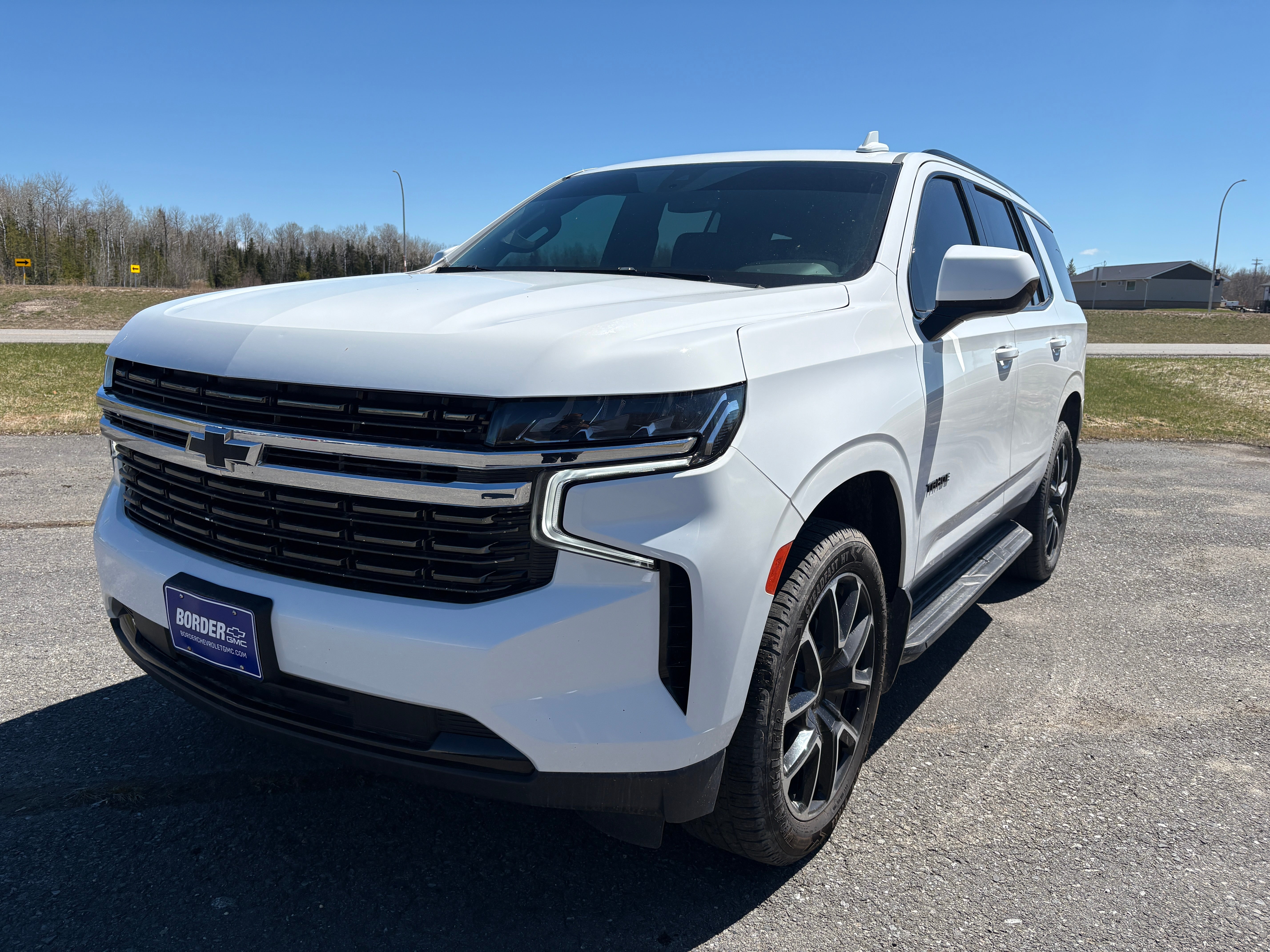 2021 Chevrolet Tahoe RST in Summit White — front three-quarter view
